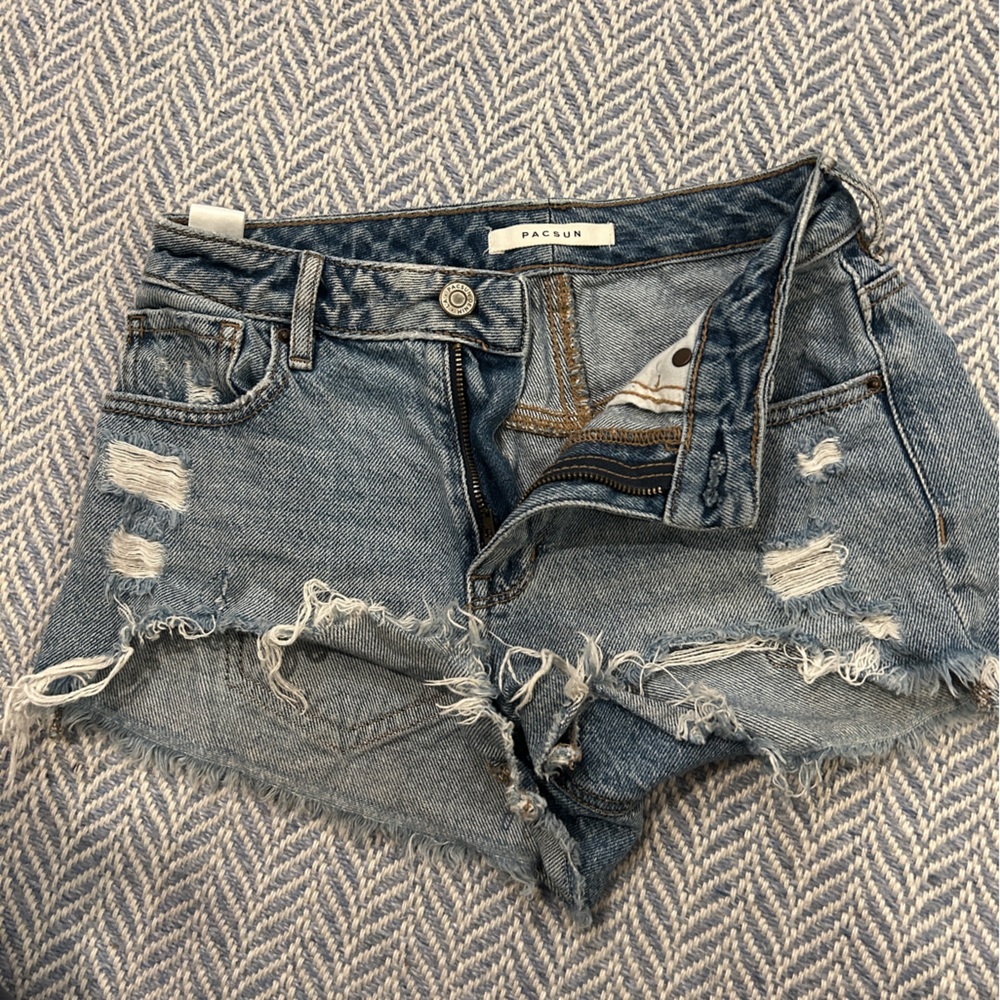 PACSUN jean shorts no tag but size 2 roughly - SEND OFFERS